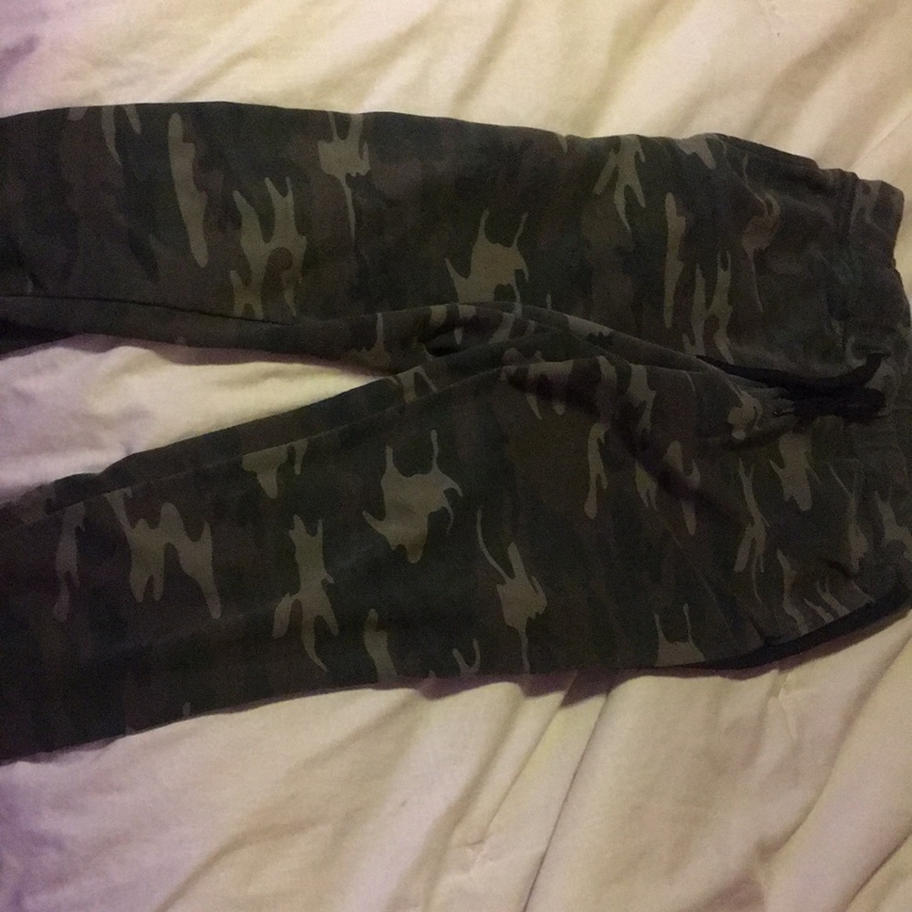 Army pattern joggers